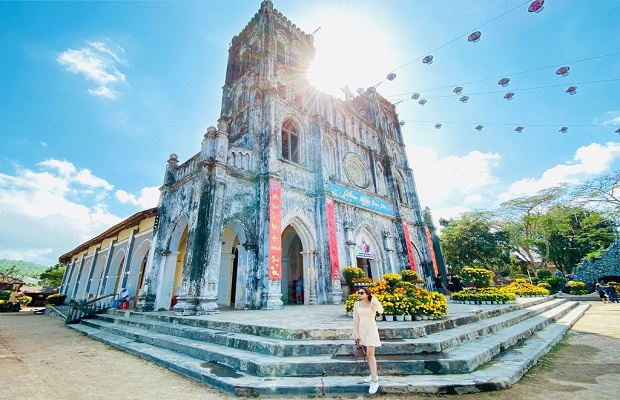tour du lịch Phú Yên - nhà thờ Mằng Lăng