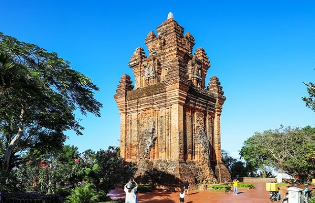 tour du lịch Phú Yên - Tháp Nhạn