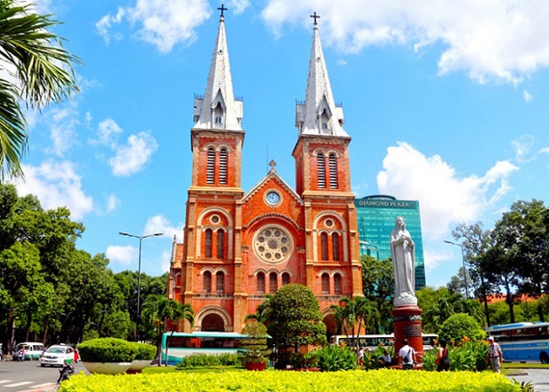 Combo vé máy bay và khách sạn Hồ Chí Minh - Nhà thờ Đức Bà