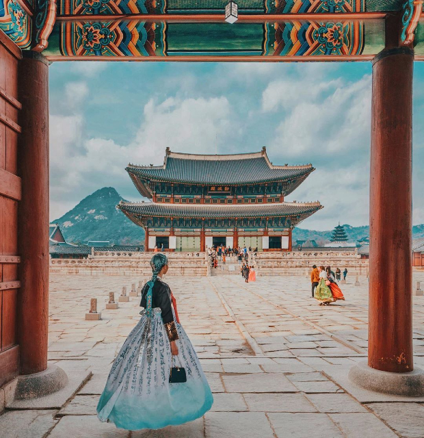 Địa điểm du lịch Hàn Quốc: Hàn Quốc rực rỡ sắc màu lịch sử và văn hóa, đây là một điểm đến du lịch tuyệt vời cho du khách khám phá những di sản văn hóa phong phú của đất nước này. Hãy xem những hình ảnh tuyệt đẹp liên quan đến các địa điểm du lịch nổi tiếng của Hàn Quốc để lên kế hoạch cho chuyến du lịch của bạn ngay hôm nay.