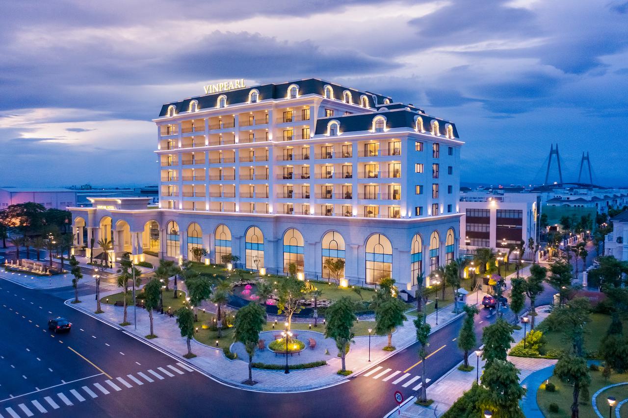 Vietnam Booking khách sạn Hải Phòng là một nơi tuyệt vời để bạn tìm kiếm và đặt phòng cho chuyến du lịch của mình. Với danh sách đầy đủ các khách sạn chất lượng và giá cả hợp lý, bạn sẽ dễ dàng tìm được nơi lưu trú tốt nhất trong chuyến đi của mình.