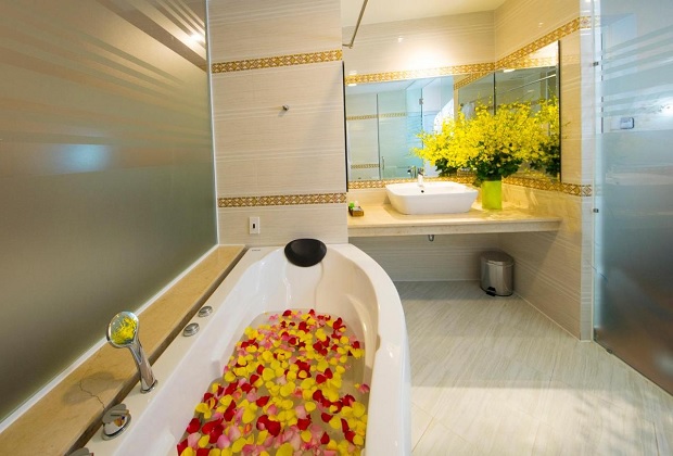 Golden Star là khách sạn tphcm có bồn tắm